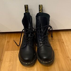 Dr. Martens Black Leather Women's Boots Sz US 7 / EU 38